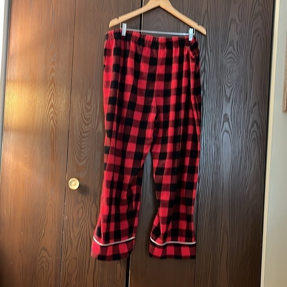 Disney Minnie Mouse red and blacked checked 2 pc. Pajama set. Size 1X - Picture 9 of 10